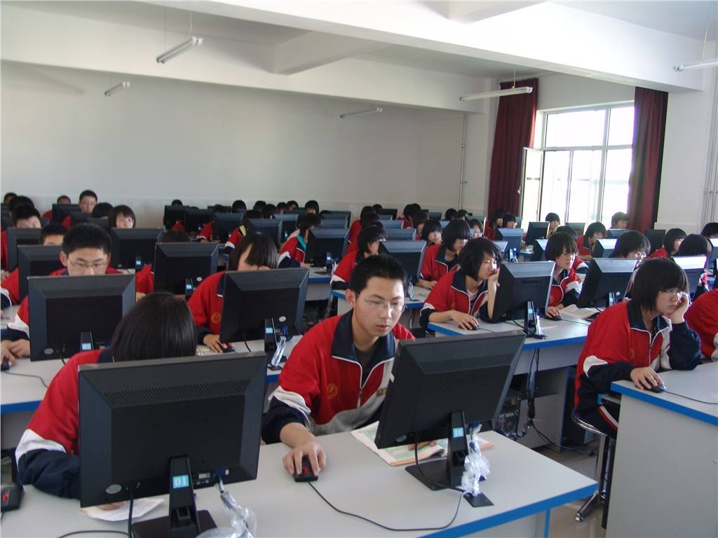 呼和浩特市四十中原来的样子,呼和浩特西部新建学校