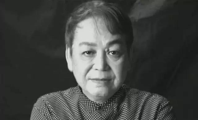 日本最著名站街女：拉客到74岁，等着一个永远等不到的客人…