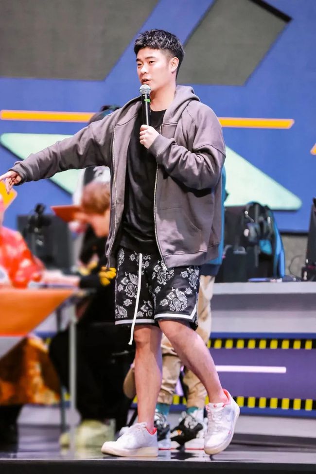 kithxnike,要求穿纯白鞋子怎么办