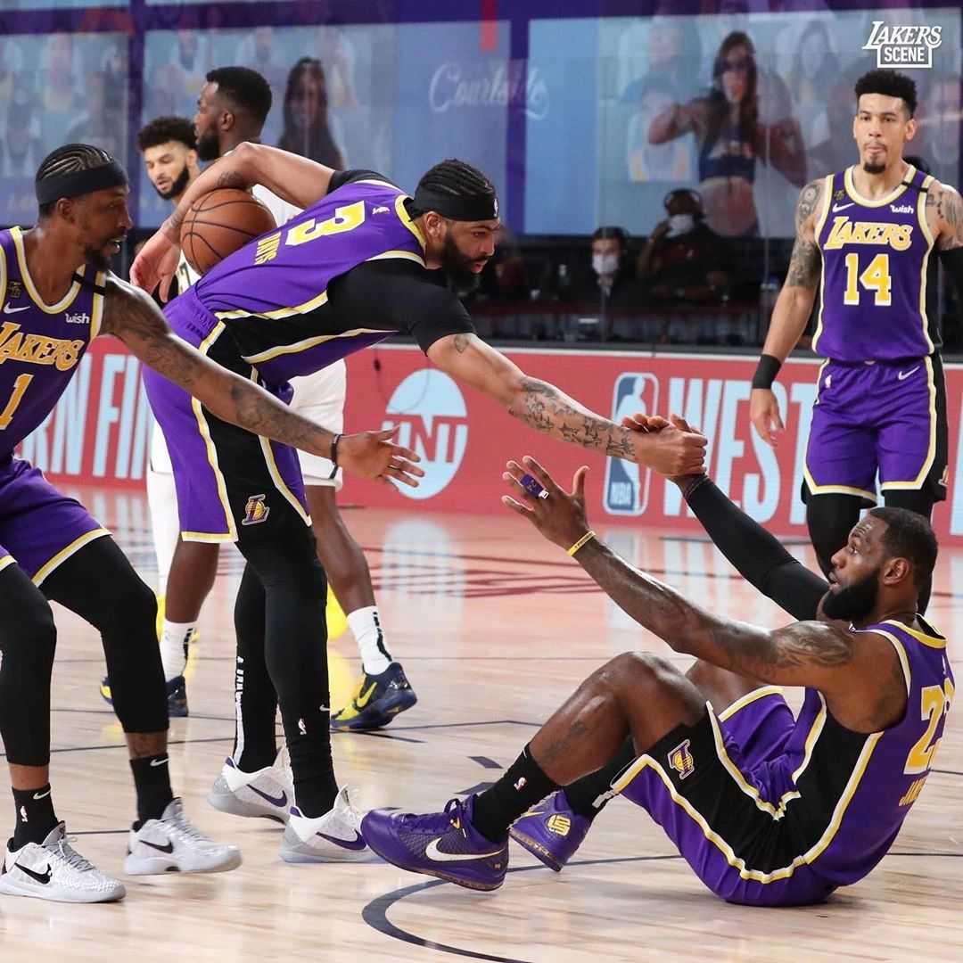 詹姆斯砍下16+10+8,詹姆斯40+18+9比赛回顾