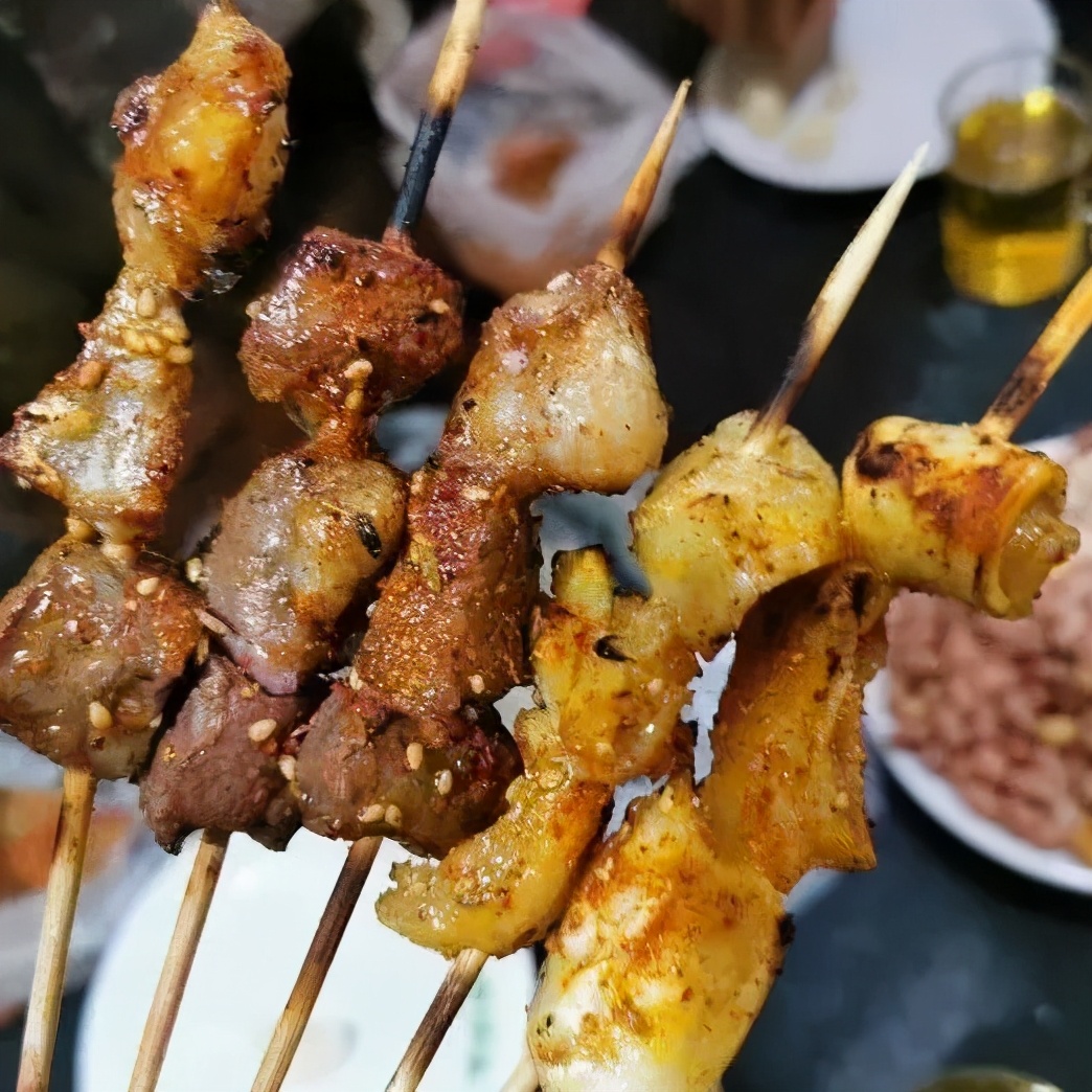 沈阳人有多爱吃鸡架,沈阳人为什么喜欢吃鸡架