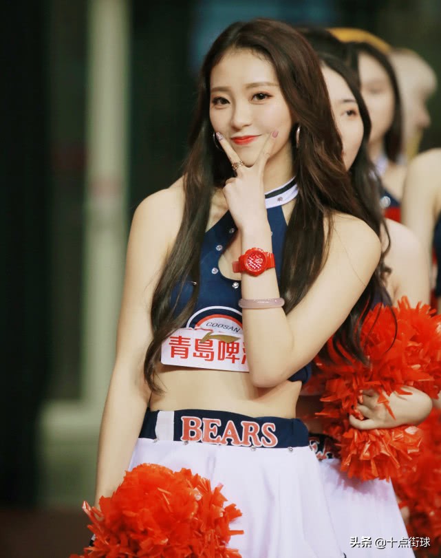 cba宣传的女拉拉队员,她是cba啦啦队领队