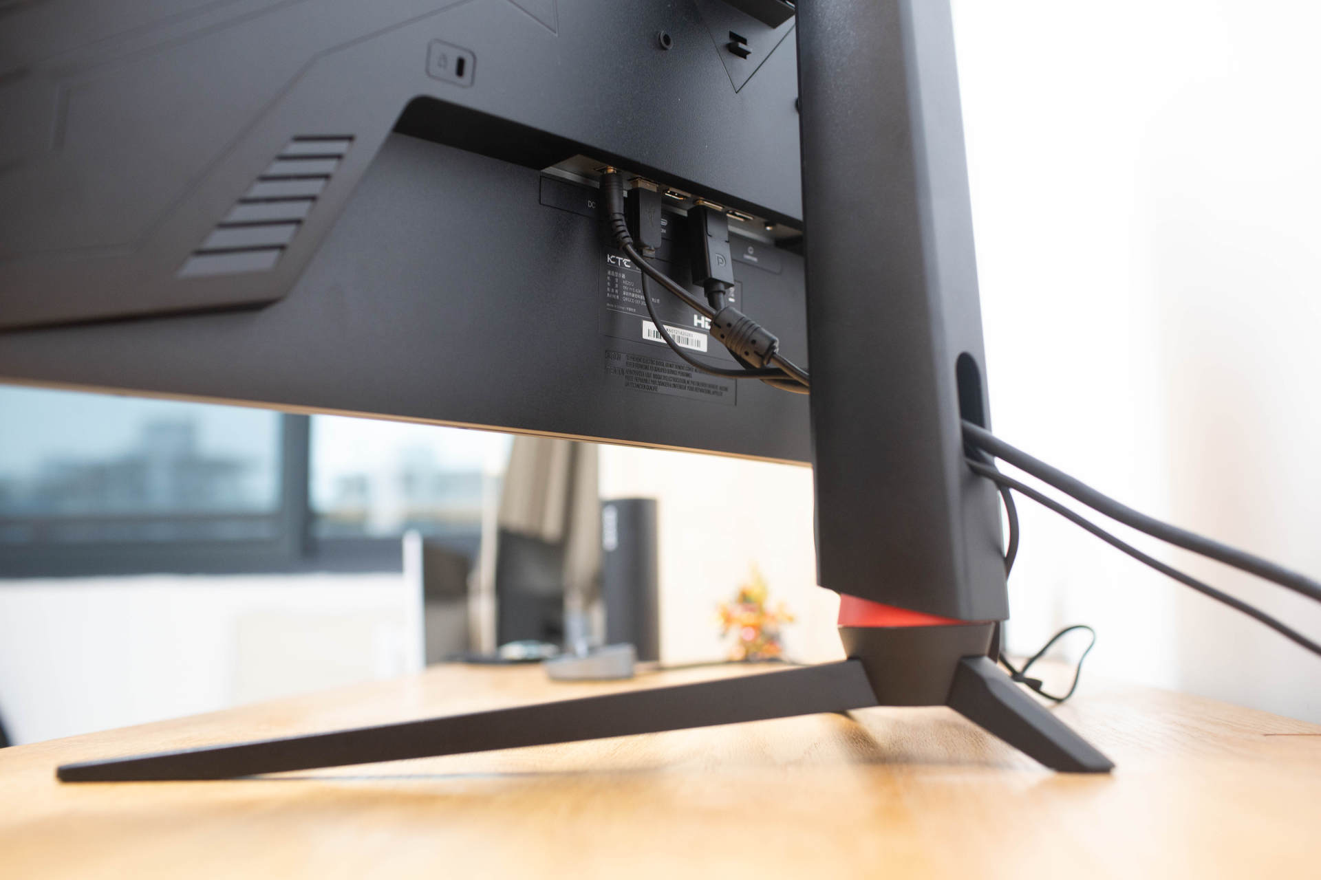 ktc48寸显示器,32寸显示器1k144hz游戏体验