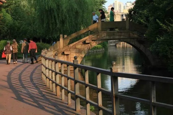 这一份公交交通指南，带你玩转上海各大景点