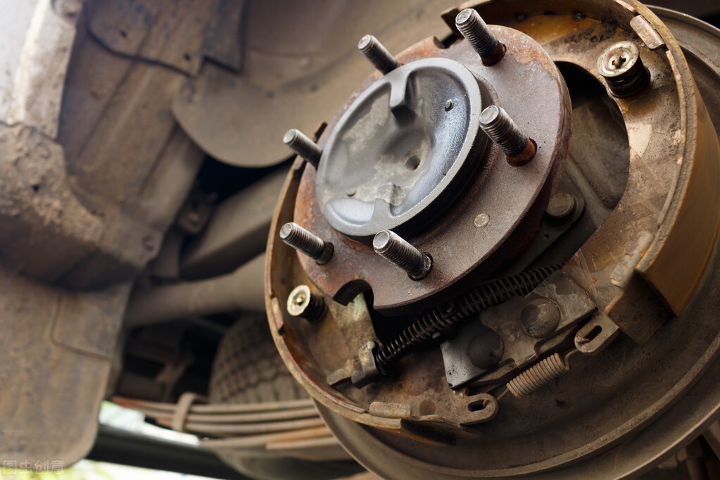 卡罗拉刹车异响吱吱摩擦音,刹车刹停时异响吱吱摩擦音