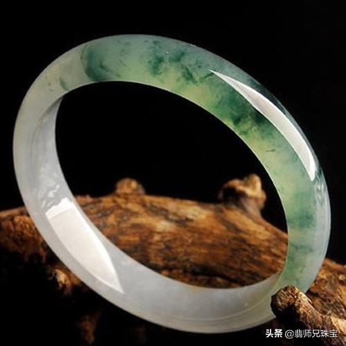 挑选飘花手镯注意的点,冰种帝王紫飘花翡翠手镯