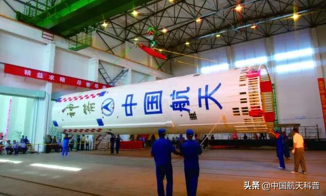 火箭是怎么站在发射台上的,火箭发射的高度