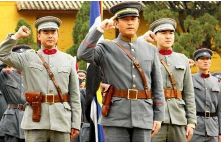 绌哄啗鐜嬬墝椋炶鍛樻浘鍑昏惤鍏灦鏁屾満,鍥涘崄骞存潵鍞竴鍑昏惤涓夋灦鏁屾満鐨勪汉