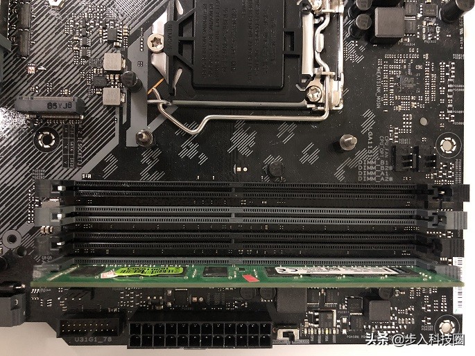 内存条怎么插才正确,内存条怎么插才是正确