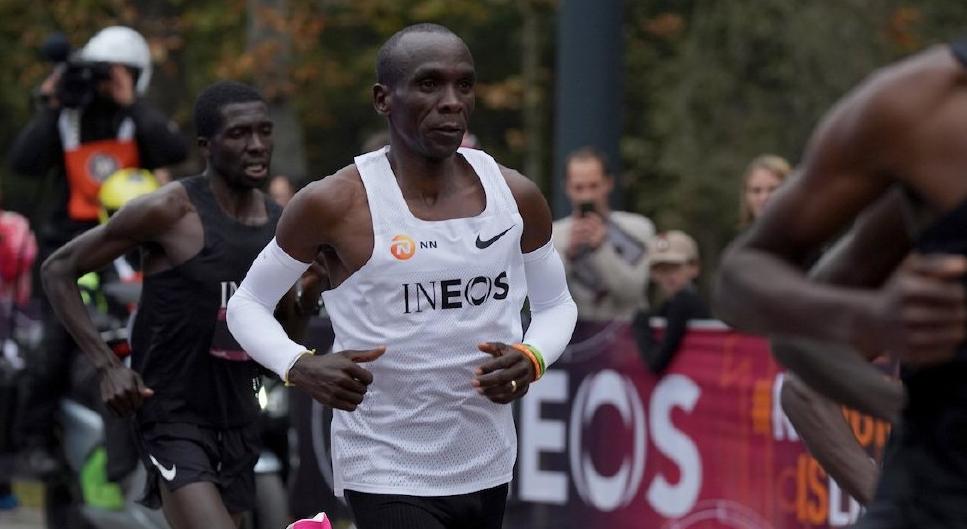 跑狐周记｜1:59:40基普乔格成功破2！Kosgei破女子世界纪录