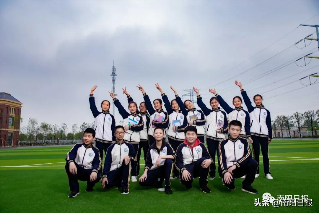 南阳完全中学校长,南阳市第一完全学校东大门图片