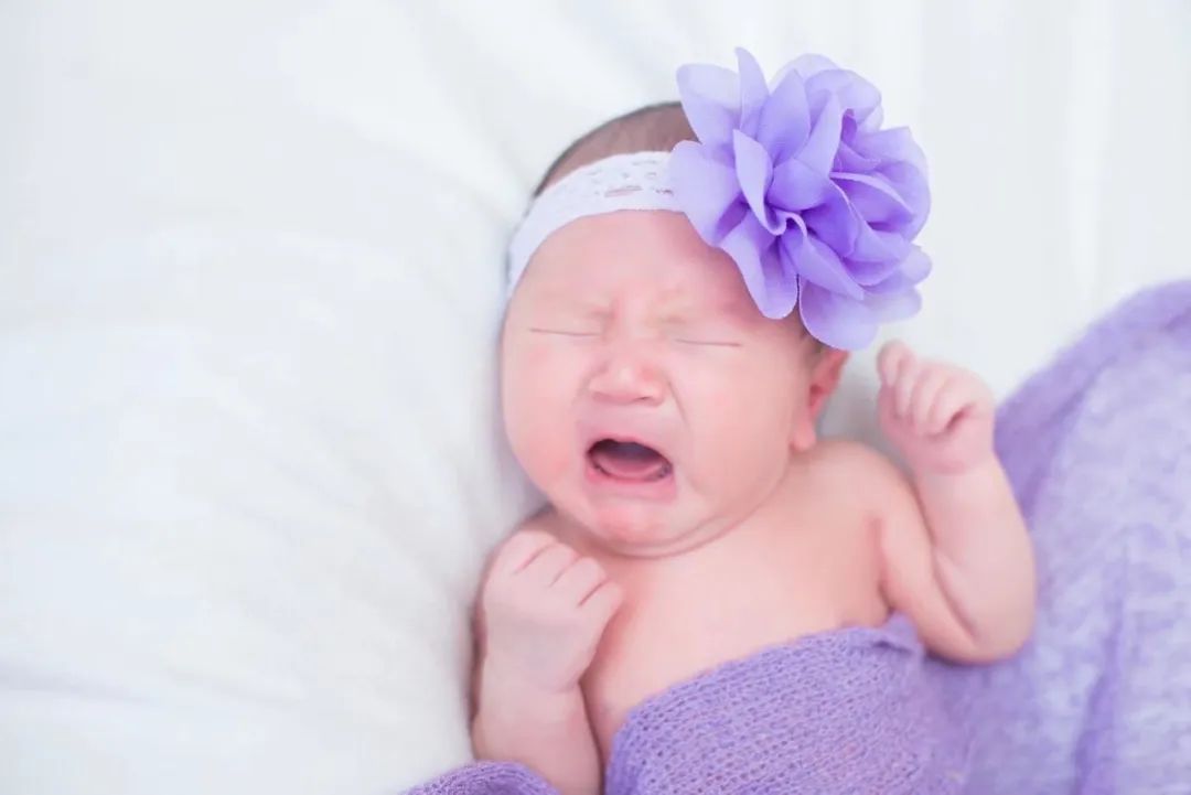 初生婴儿发烧怎么办,婴儿怎么动不动就发烧