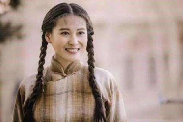 小姨子喜欢姐夫儿子，并将其带回家中，半月后坊间便传出一个笑话