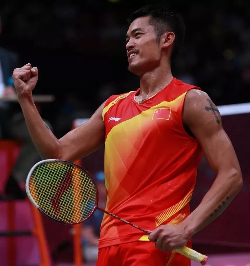 如何挑选一款适合自己的羽毛球拍,怎样给自己挑选合适的羽毛球拍