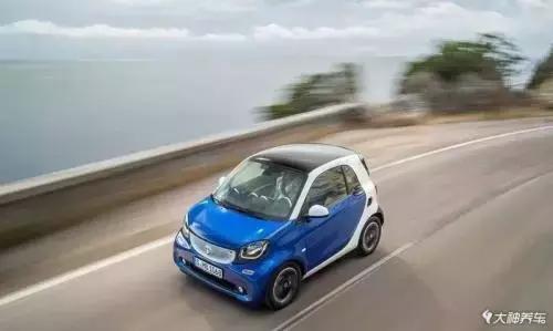 轮胎扎了钉子可以报保险吗,轮胎扎了钉子可以用补胎液吗