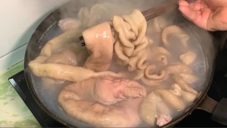 清洗猪大肠可加醋吗,清洗猪大肠加明矾好不好