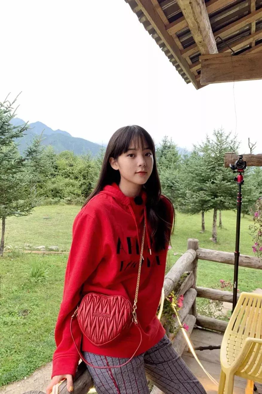 温度低穿的衣服,冬天穿宽松的卫衣怎么搭配