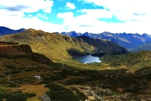 国庆自驾游川西路线推荐稻城亚丁,2022年7月理塘到稻城亚丁沿途风景