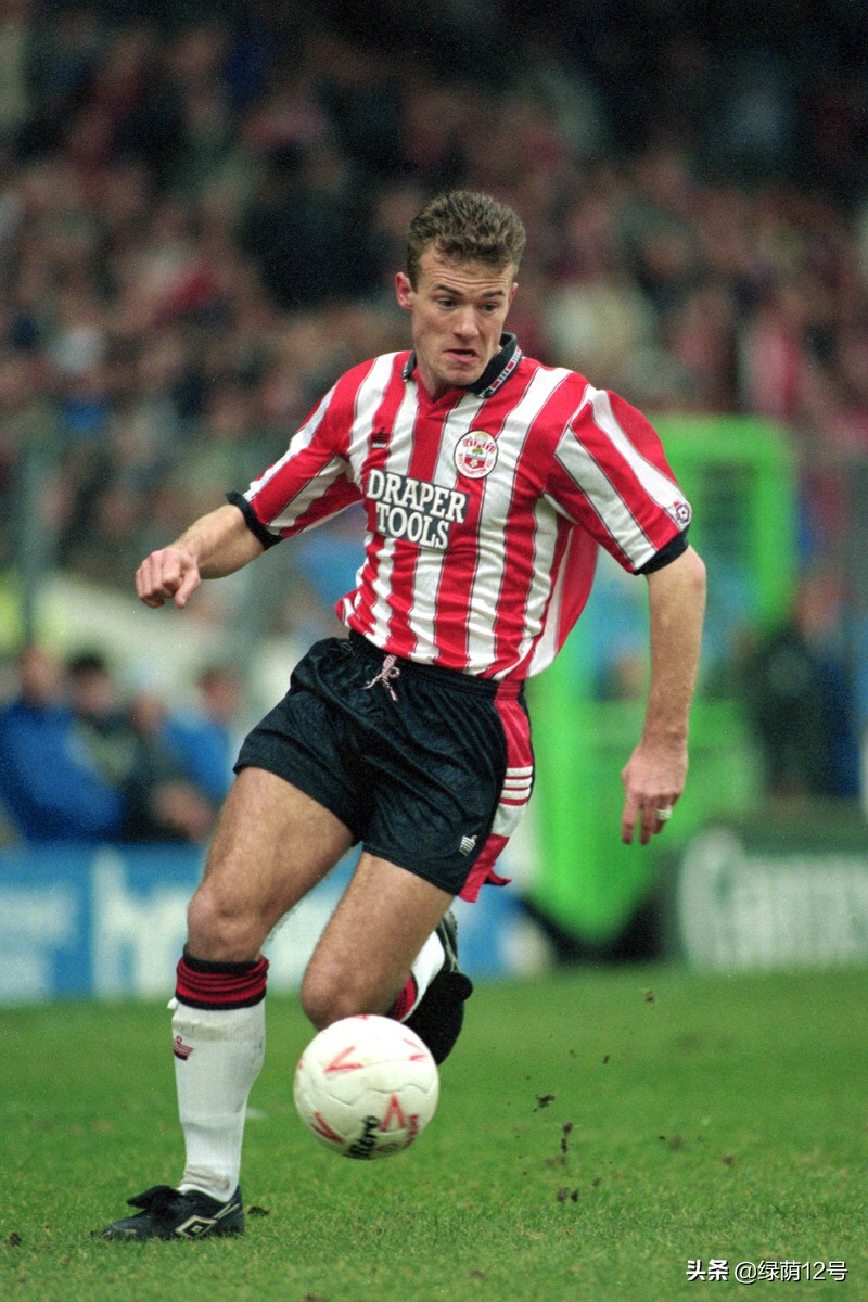 世界足球顶级前锋,足坛百大巨星阿兰希勒