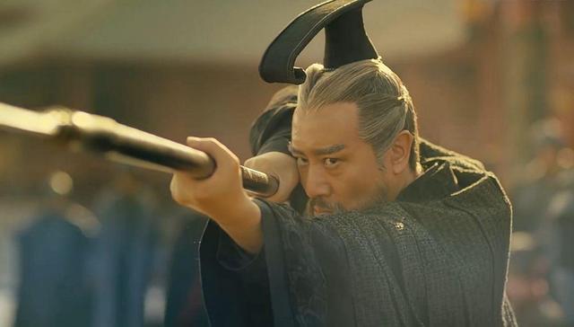 三个人物，哪个更适合做自己的老板？