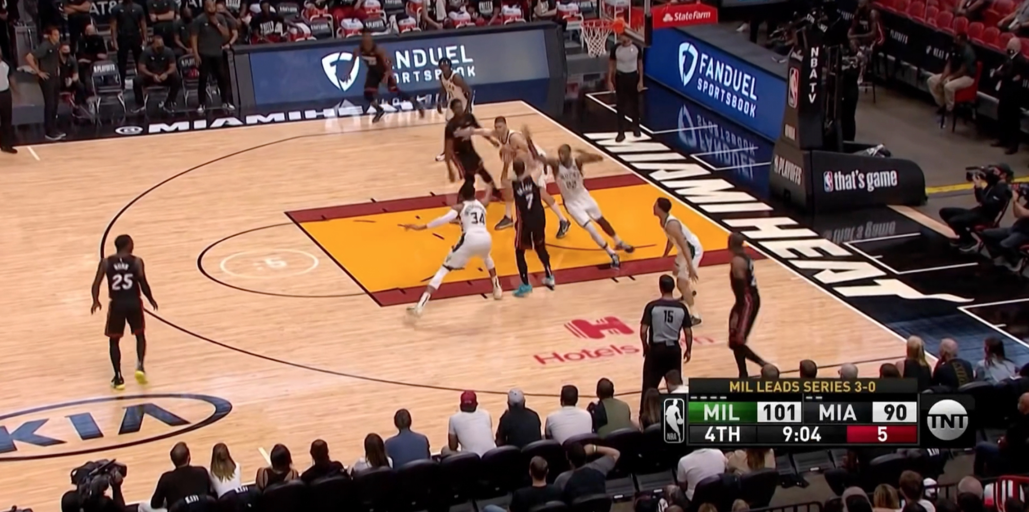 雄鹿与热火冲突,雄鹿与公牛爆发冲突