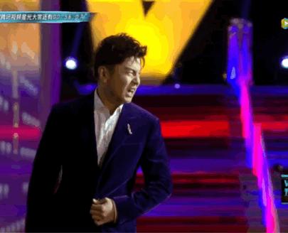 周冬雨王珞丹街拍,王珞丹秋冬穿搭