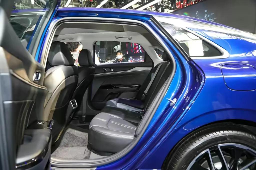 起亚k5是不是性价比最高的二手车,起亚k5值得购买吗