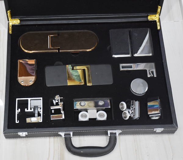 卫生间浴室柜马桶淋浴房搭配,卫生间淋浴房马桶洗手盆如何布置