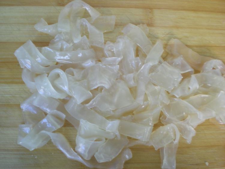 自己在家拌大拉皮做法,自制东北大拉皮正宗的做法