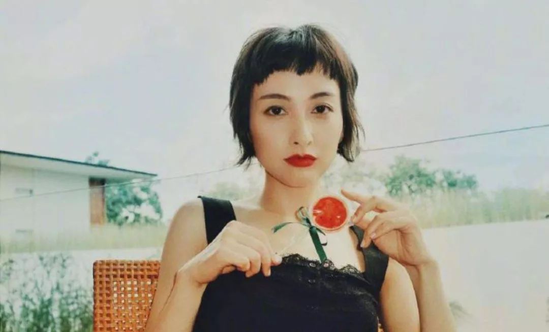 亲妈嫌弃儿子长得丑,亲妈嫌弃自己长得丑