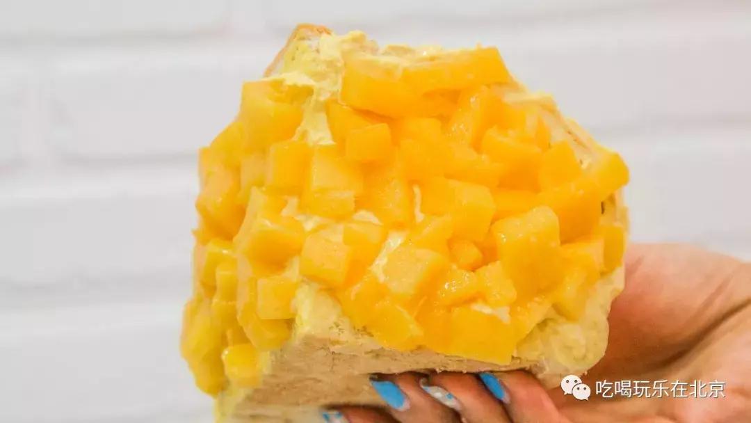 为了吃这个包包，排了80米长队！