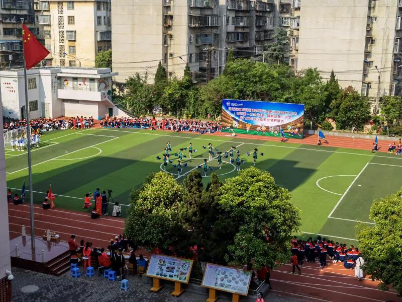 长江路小学校园足球节开幕,盘龙区新迎二小艺术节