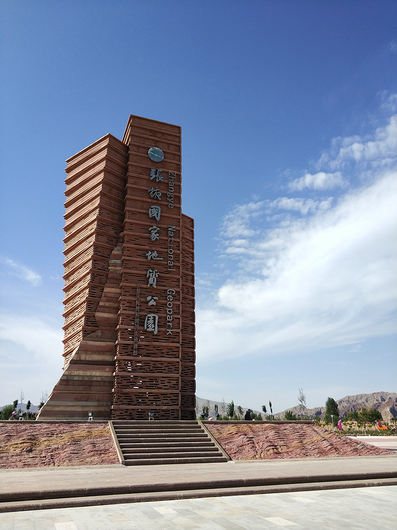 茶卡盐湖天空之镜离青海湖多远,大西北茶卡盐湖翡翠湖