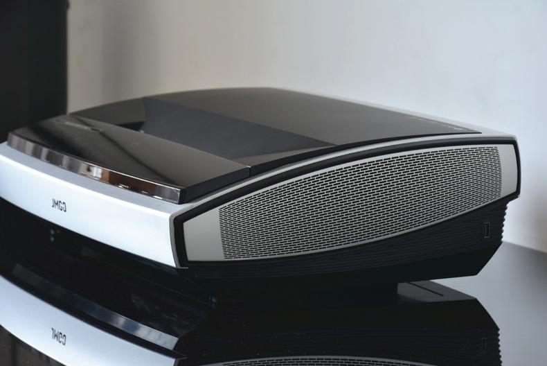 坚果u1激光电视一半出现条纹,坚果激光电视u1对比测评