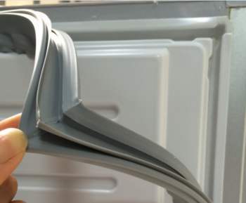 换冰箱胶条视频教程,澳柯玛冰箱胶条老化怎么办