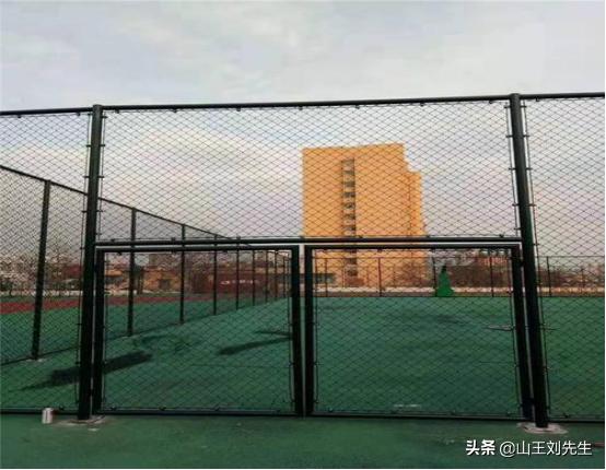 运动场围栏哪家正规,体育场围栏价格表