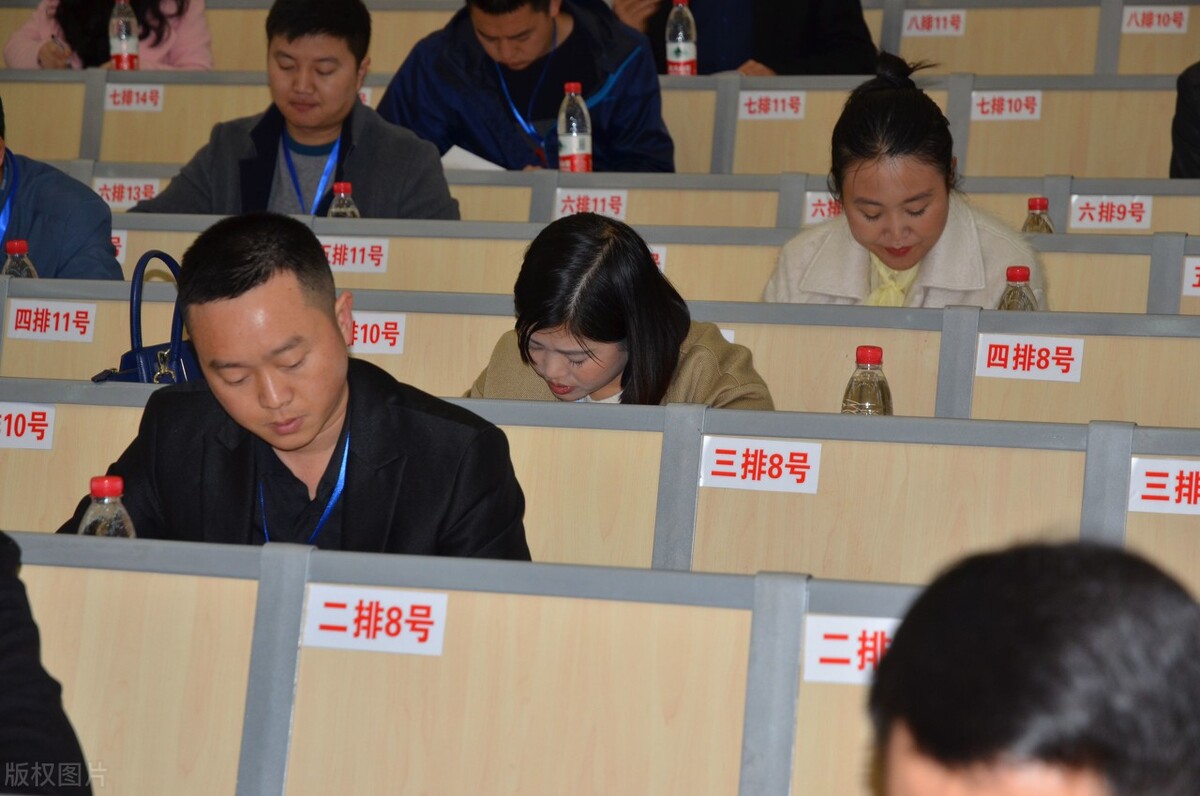 珠三角乡镇公务员值得吗,珠三角的公务员怎么样