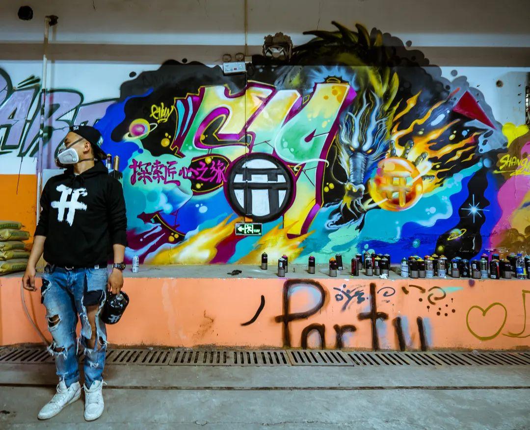 跨界首秀！街头涂鸦x花艺装置艺术，打造全球最IN潮流现场