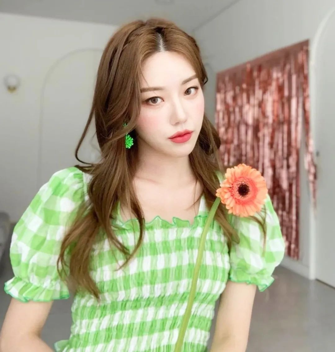 今年挤奶衫火到爆!大胸、小胸都能穿