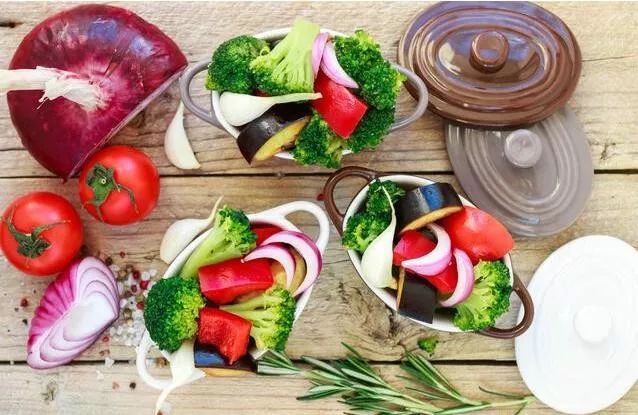 玉米土地托管经营模式,玉米新农业三种经营模式