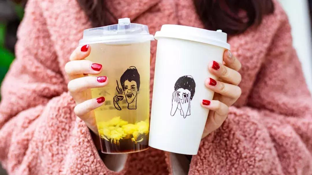 火爆台湾的“丑丑奶茶”首现厦门，拿着5分钟竟被搭讪10次……