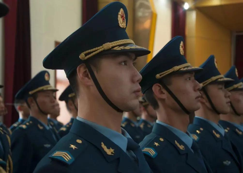 八一建军节致敬子弟兵,八一建军节向同志致敬