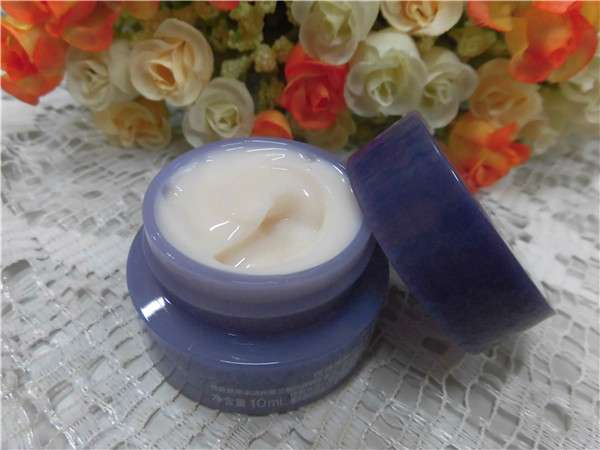 悦诗风吟济州寒兰至润精华液,悦诗风吟蓝莓保湿面霜测评