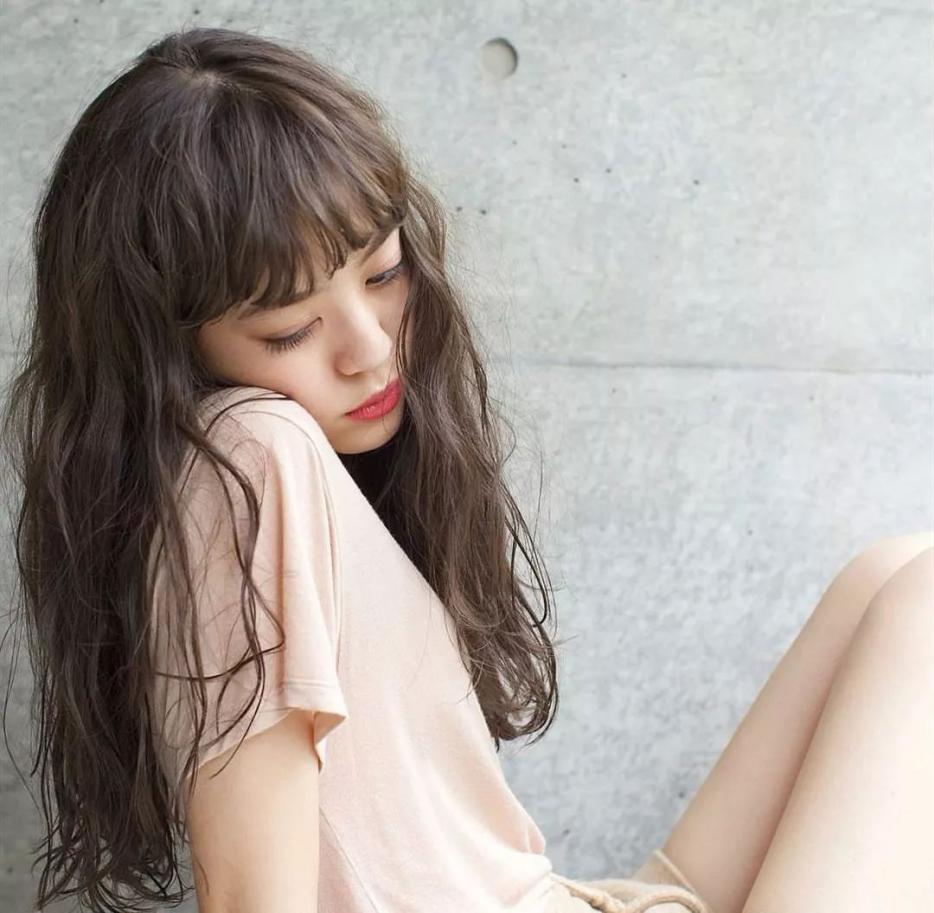 为什么有人适合烫卷发，有人却不适合？看完这篇你就懂了