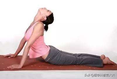 脖子赘肉过多影响美观，是脂肪堆积？医生建议采取四项措施