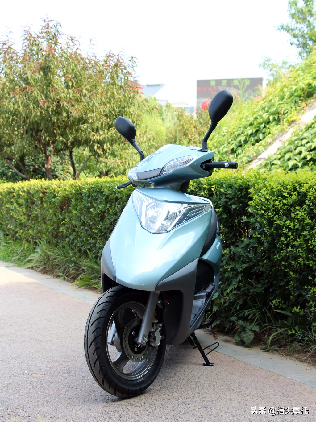 被忽视的都市精灵,经济环保的王野睿御国四电喷摩托车