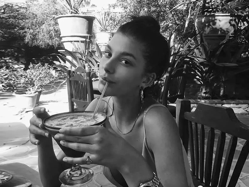 小李子换新女友,47岁的小李子与25岁女友分手