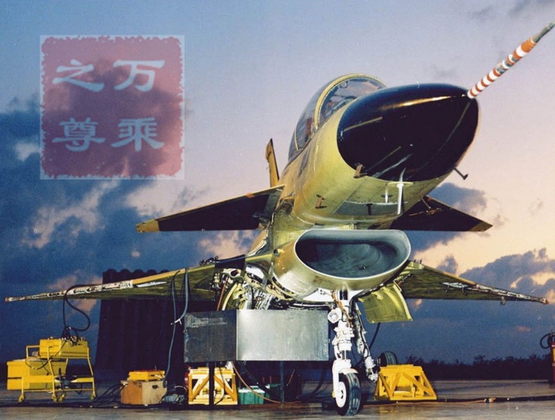 中国歼10c和枭龙哪个好,歼10与枭龙战机图片对比