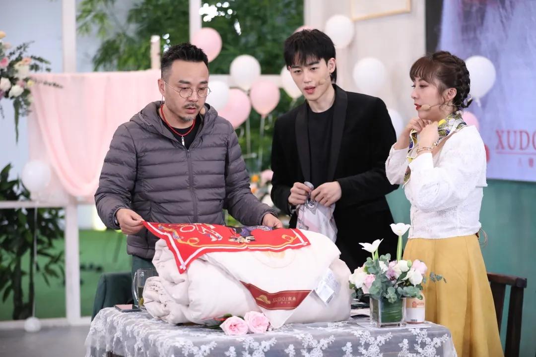 汪涵直播间的男主播是谁,汪涵邀请新闻主播