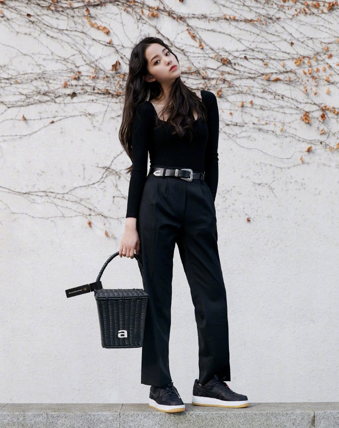 曝欧阳娜娜身价,欧阳娜娜资产有多少亿